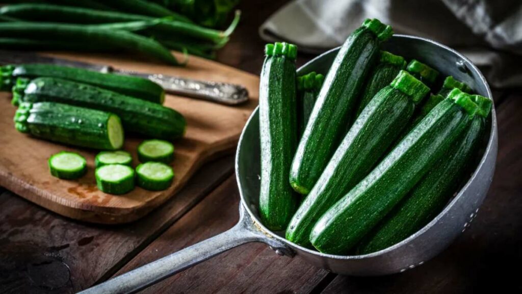 Six health advantages of zucchini for a diet high in nutrients