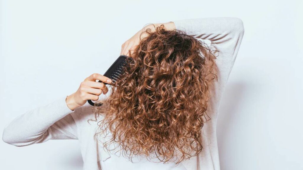 Winter hair care Simple methods for maintaining curly hair in the chilly months