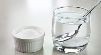 5 Incredible Benefits Of Drinking Salted Water on an Empty Stomach to Begin Your Day