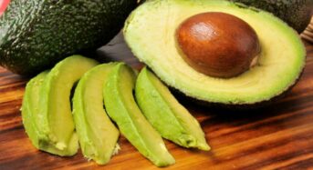 Avocado: A Superfood for Youthful Skin, Better Brain Function, and Weight Management