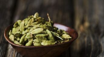 7 Amazing Health Benefits Of Chewing Cardamom After Each Meal