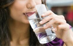 5 Reasons for Drinking a Glass of Water on an Empty Stomach to Start the Day